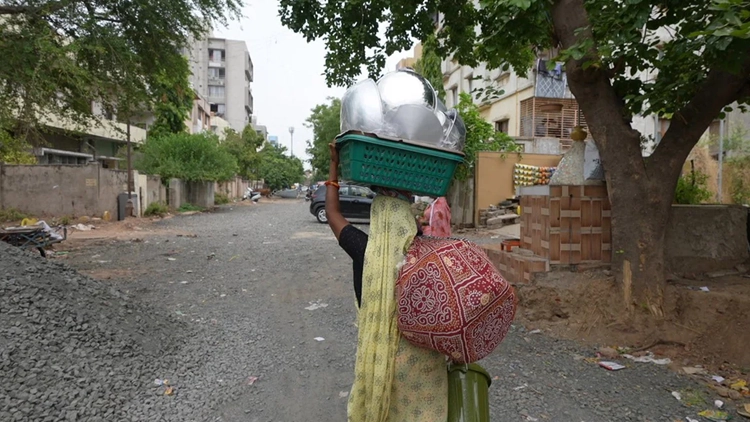 India’s Invisible Recyclers Giving Old Clothes a New Purpose